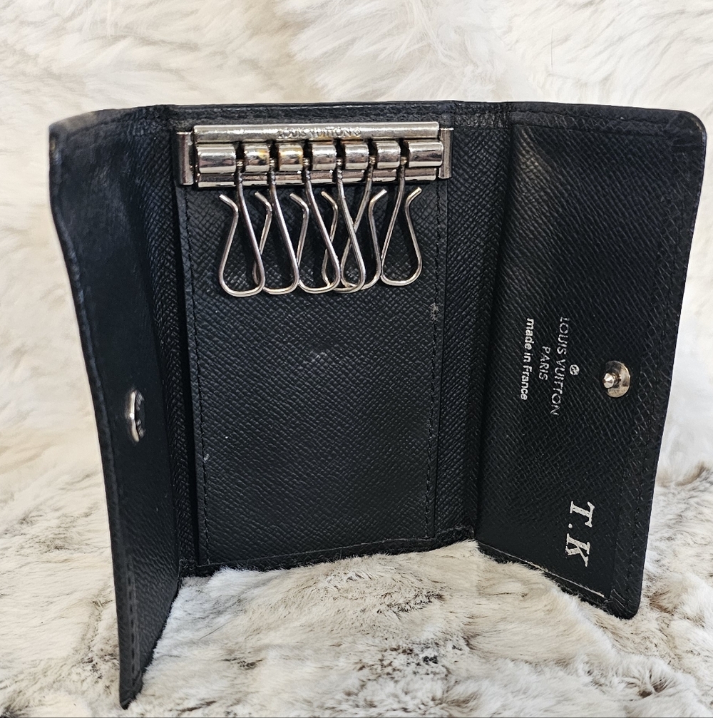 Louis Vuitton Black Epi Leather Key Holder Accessory - Picture 5 of 10